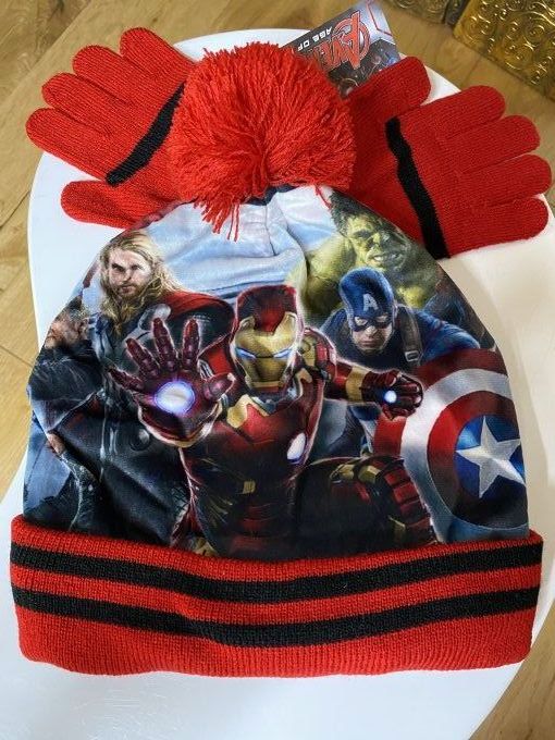 Bonnet et gants Avengers 