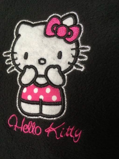 Polaire Hello Kitty de couleur Noir