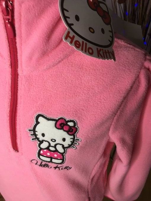 Polaire Hello Kitty de couleur Rose