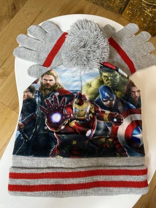 Bonnet et gants Avengers 