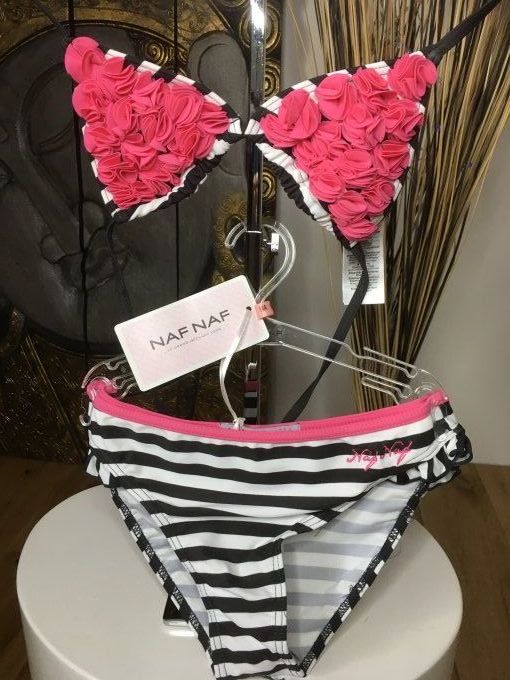 Maillot de bain deux pièces rayé bleu et blanc avec fleurs rose NAF NAF